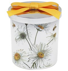 Bee-tanical Daisy Candle